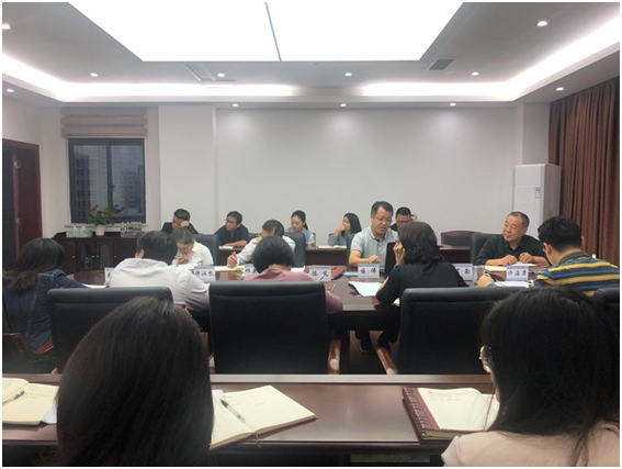 加強(qiáng)學(xué)習(xí)，深入開展調(diào)查研究，全面增強(qiáng)擔(dān)保本領(lǐng)——市擔(dān)保公司黨支部書記上黨課